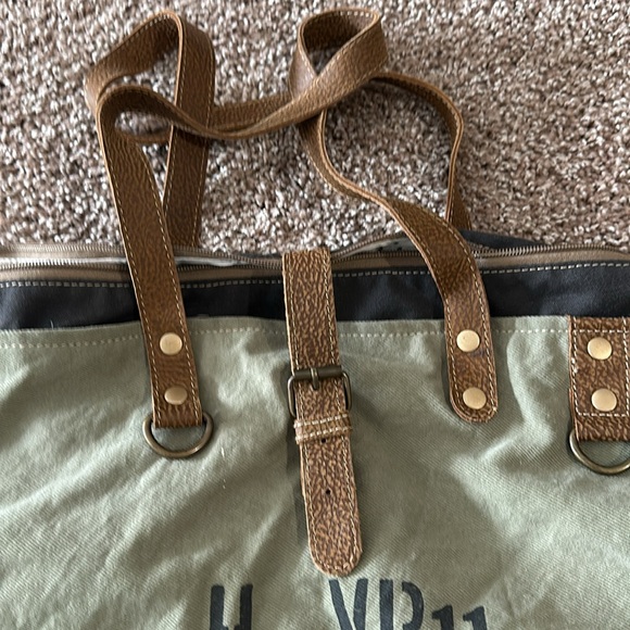 Myra Weekender - Picture 3 of 10